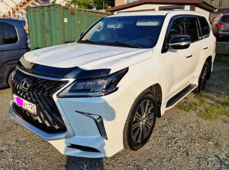 Lexus LX450D