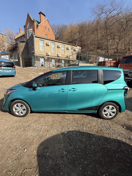Toyota Sienta