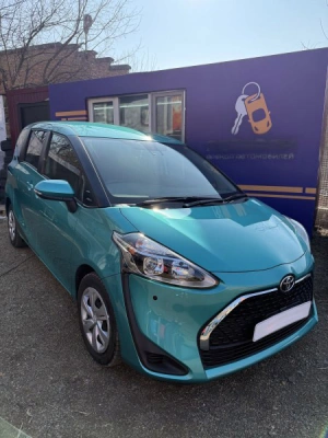 Toyota Sienta